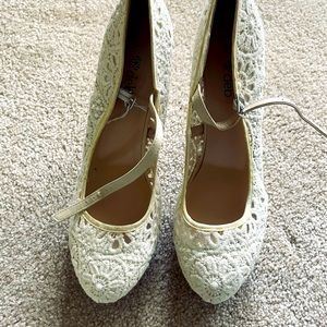 Cream LACE Platform “Mary Janes” !